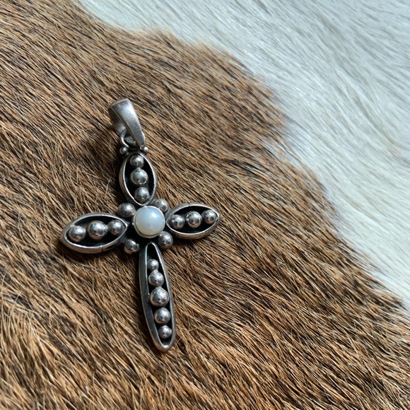Silpada Cross pendant - Picture 2 of 4